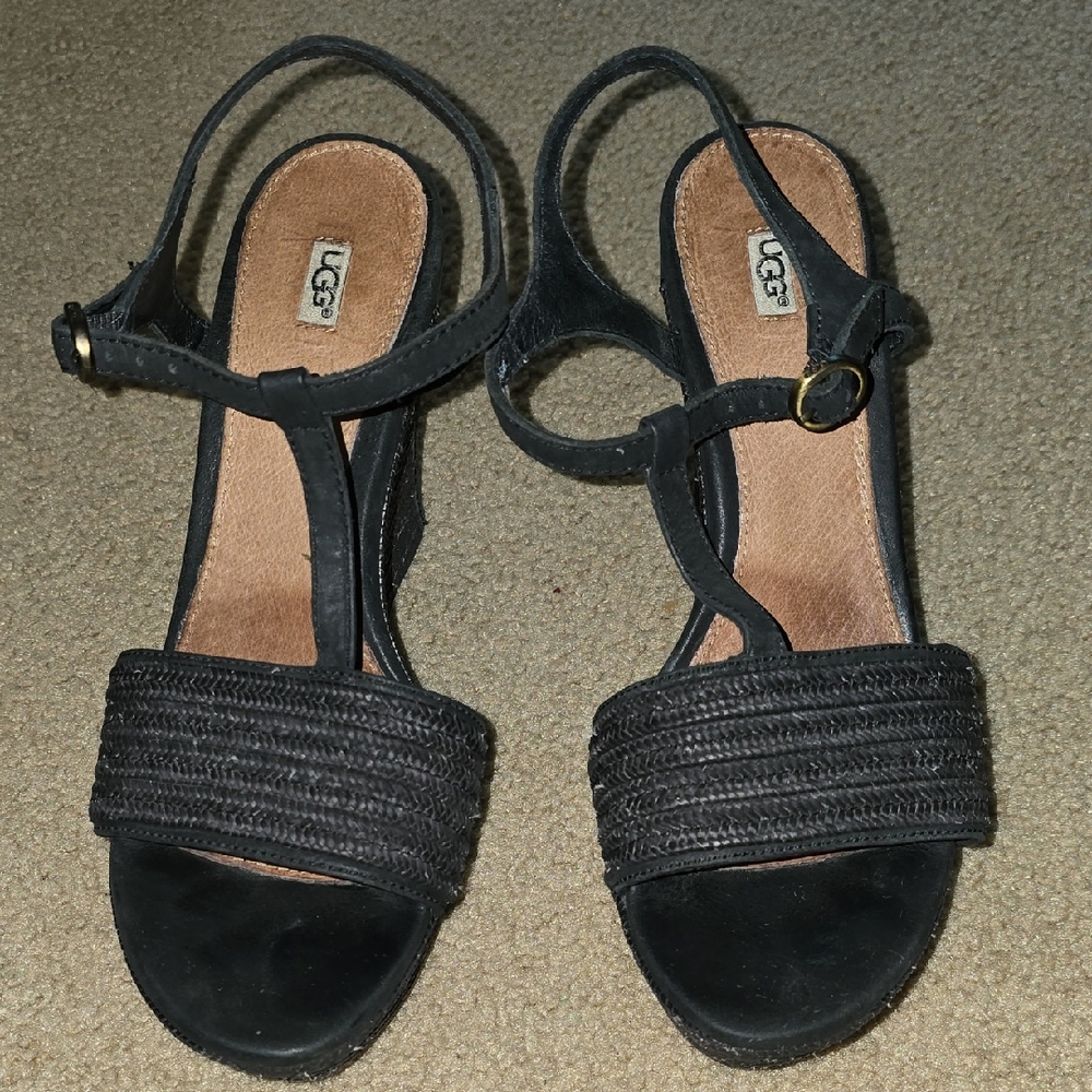 UGG Women's Elegant Black Sandals